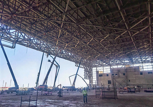 Installation of the steel structure of a heavy maintenance hangar of King Abdulaziz International Airport.