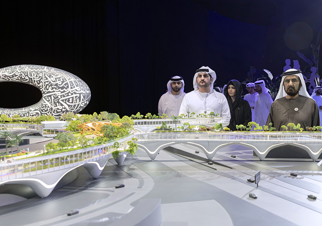 Dubai’s Ruler Sheikh Mohammed bin Rashid Al Maktoum views a model of the proposed Dubai Walk, a 6,500-km interconnected pedestrian network.